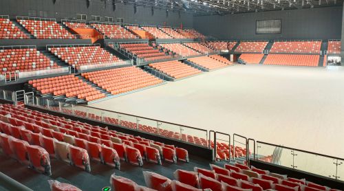 場館座椅的“骨骼”之謎：吹塑 vs 注塑，為何征途座椅選擇氣輔注塑？?